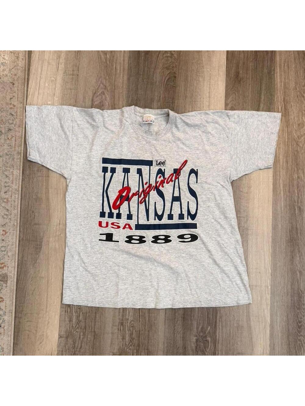 Vintage 90s Lee Kansas City XXL T-shirt with 'KANSAS City' and 'USA 1889 graphic